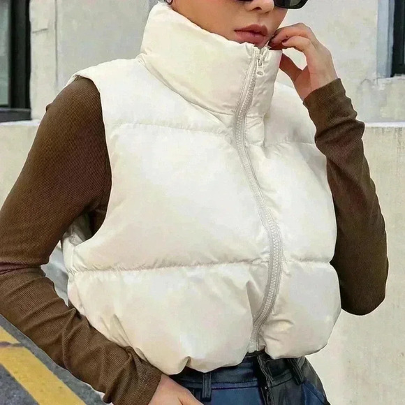 Beige Casual Women's White Sleeveless Padded Coat - Picture 2 of 6